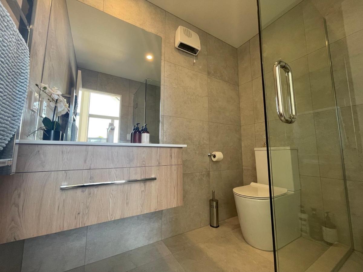 Inner City Luxury With Free Parking Christchurch Exterior photo